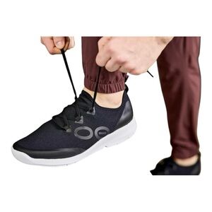 Men's Black Athletic Shoes